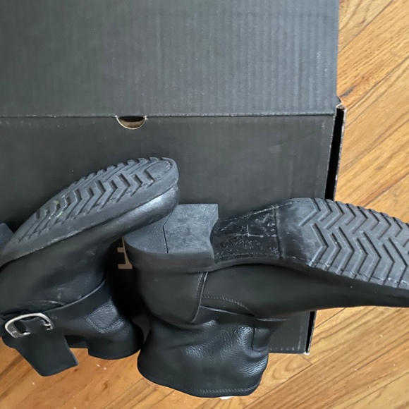 Frye ankle bootie - Picture 3 of 3